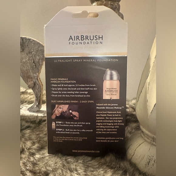 Magic Minerals Airbrush Foundation by Jerome Alexander - Picture 4 of 5